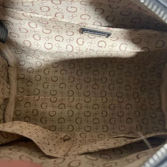 Guess bag - Picture 2 of 3